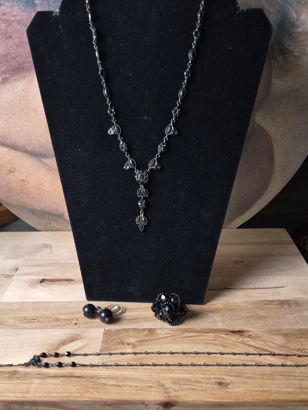 Source Unknown Black Beaded Drop Necklace with Matching Ring and Earrings